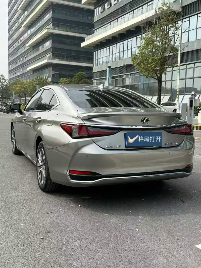 东莞23年雷克萨斯ES7
