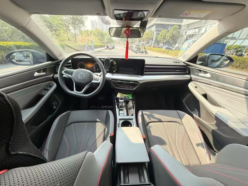 东莞25年大众凌渡6