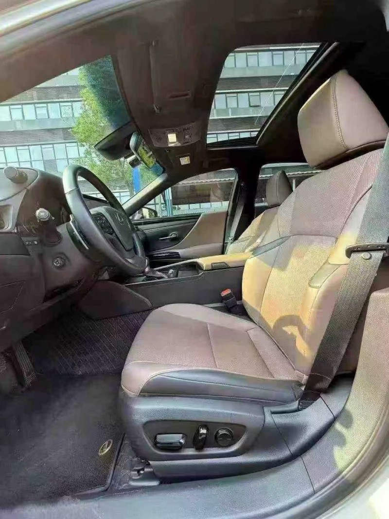 东莞23年雷克萨斯ES5