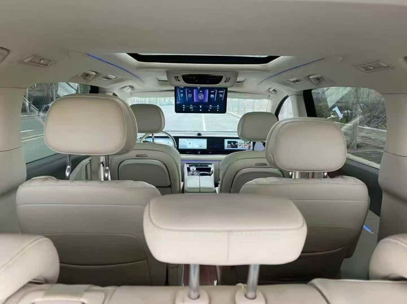 济宁23年岚图汽车梦想家4