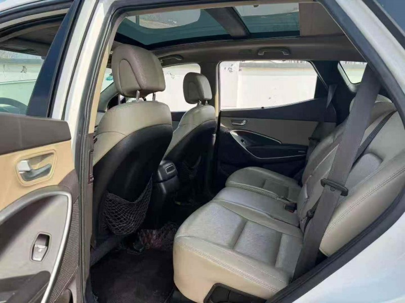 苏州15年现代新胜达5