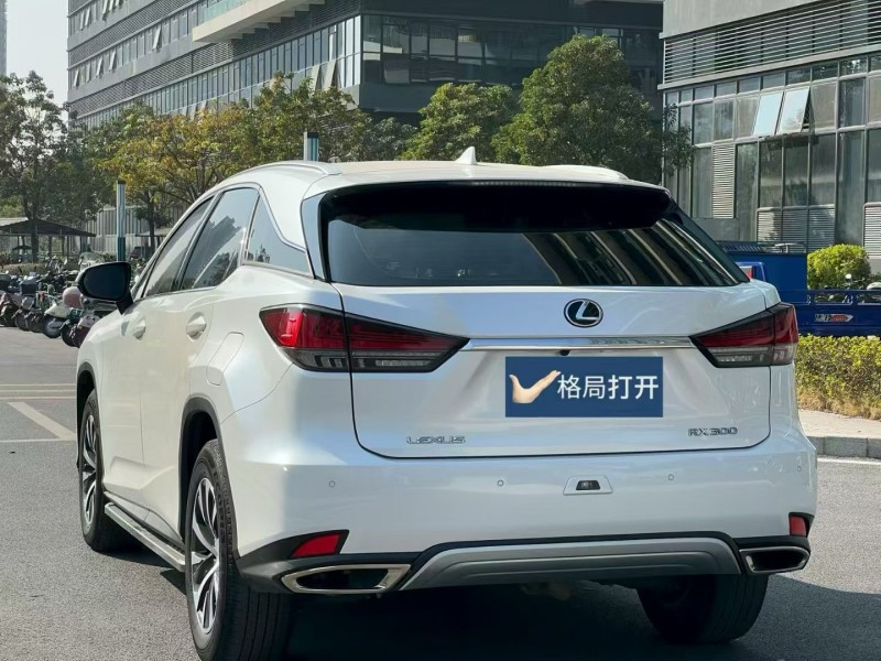 东莞22年雷克萨斯RX8