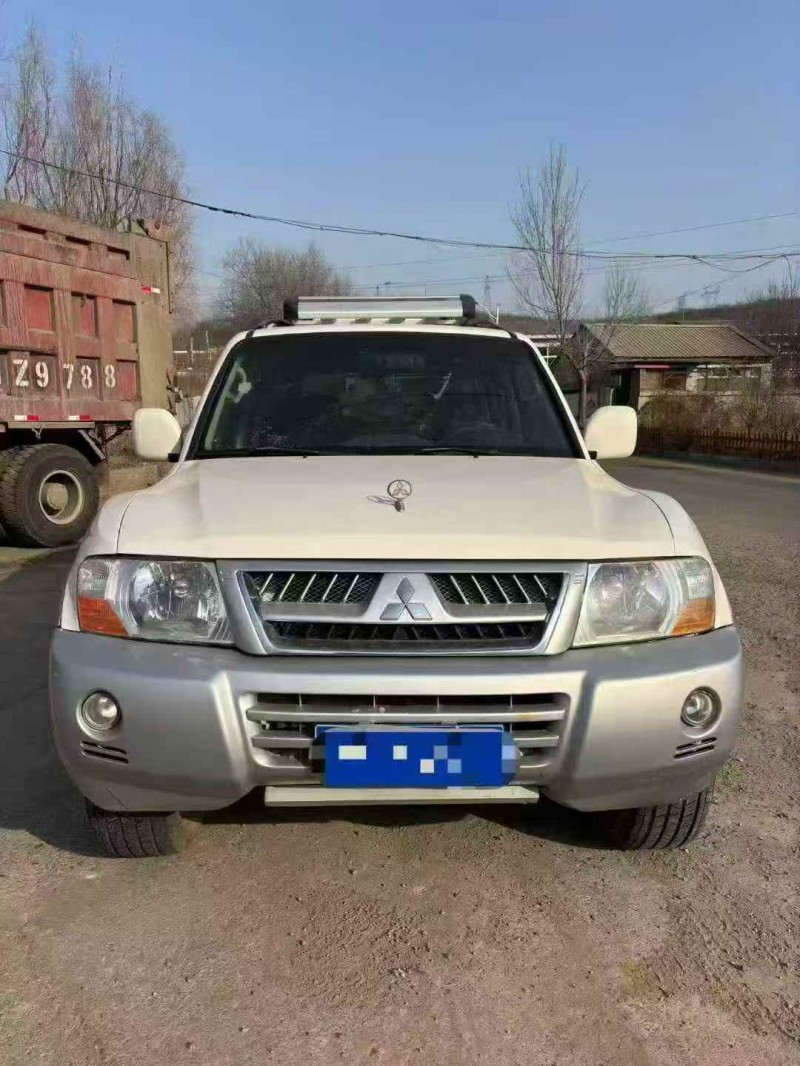 邯郸12年三菱帕杰罗1