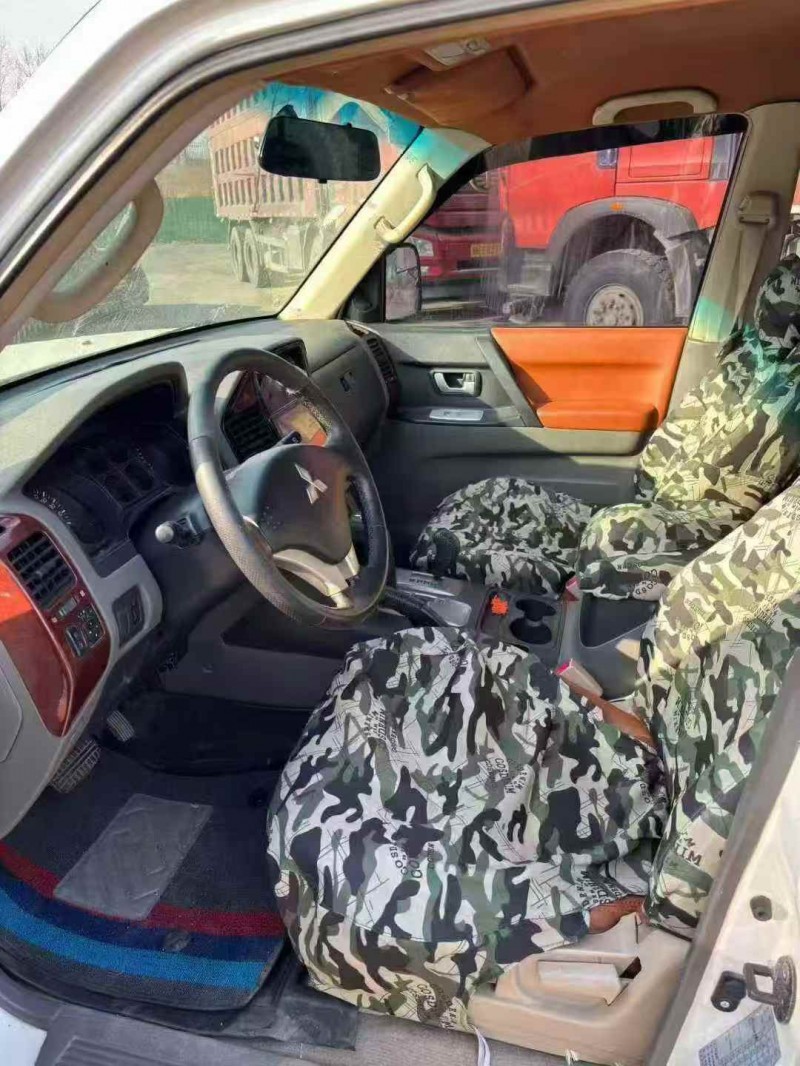 邯郸12年三菱帕杰罗8