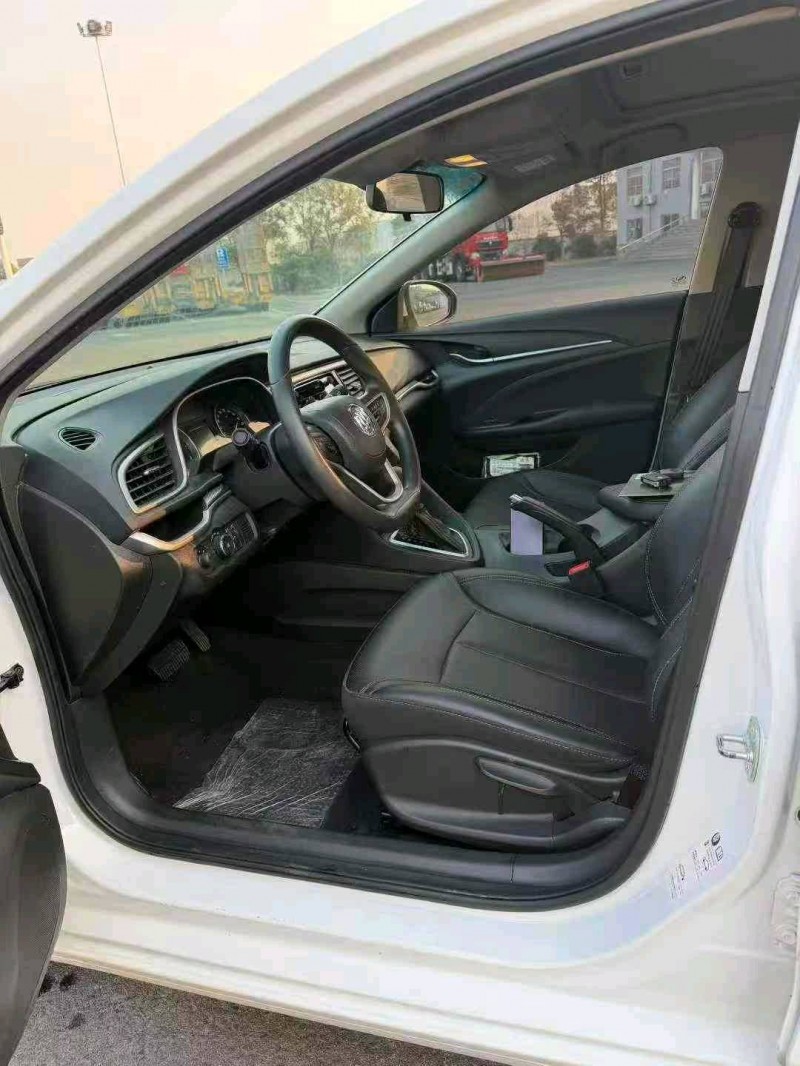 盐城21年别克英朗5