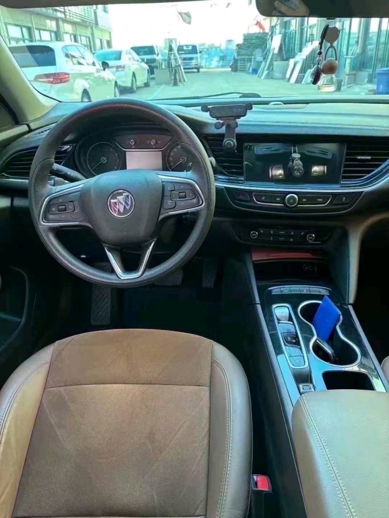 青岛22年别克君威2