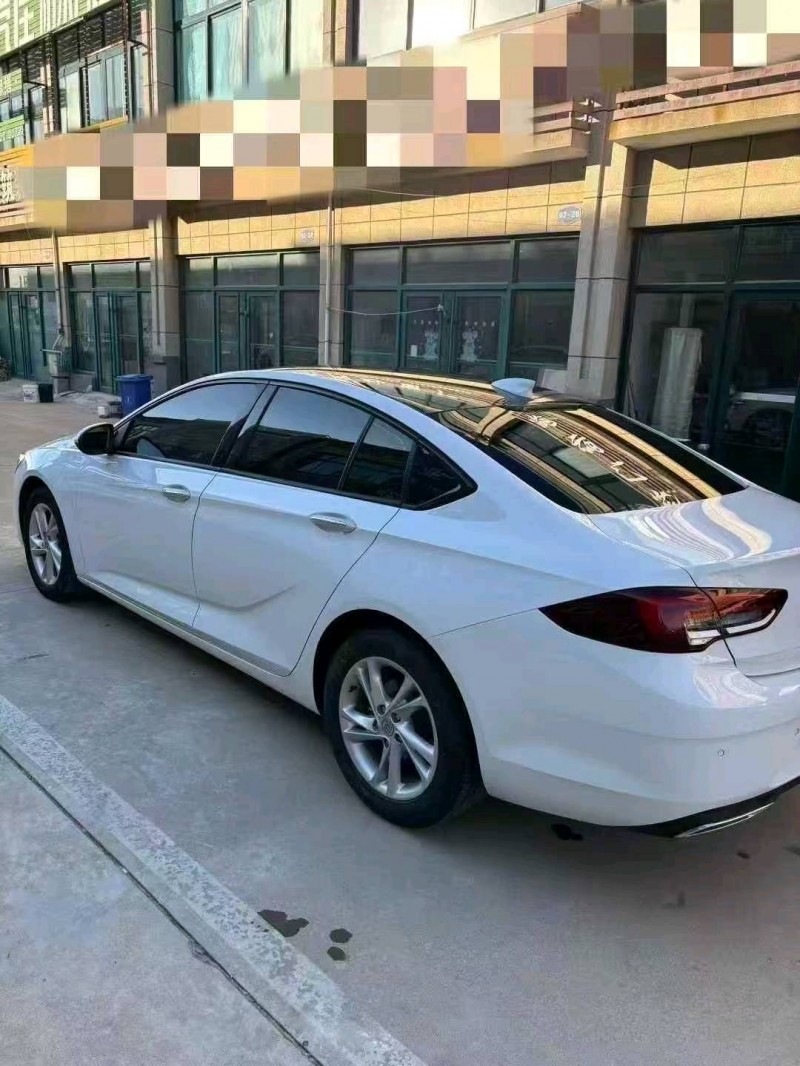 青岛22年别克君威5