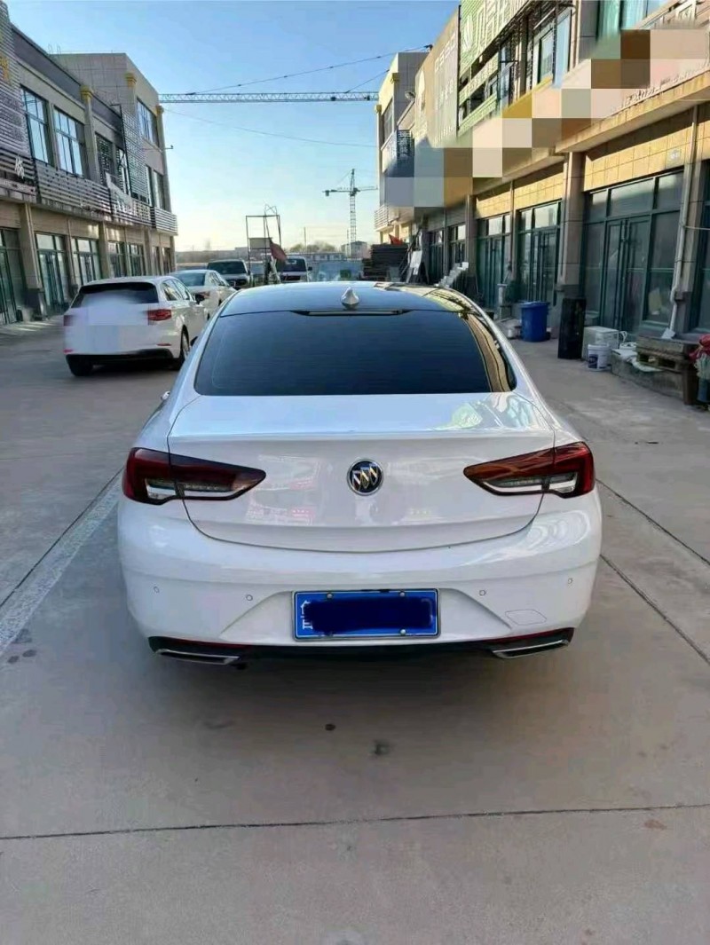 青岛22年别克君威7