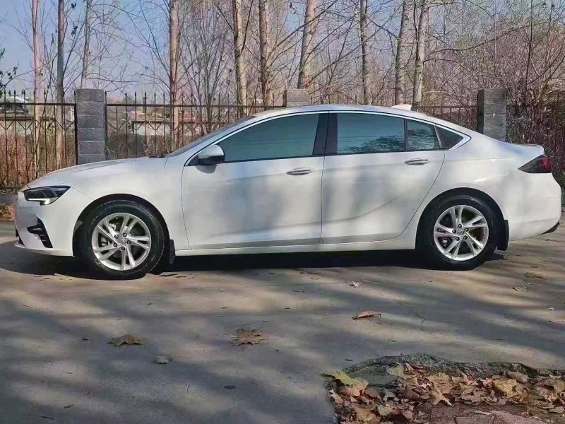 菏泽21年别克君威3