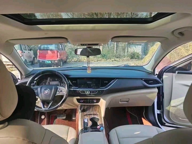 菏泽21年别克君威7