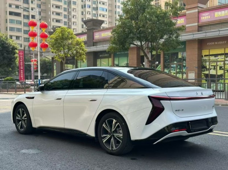 东莞25年红旗EH77