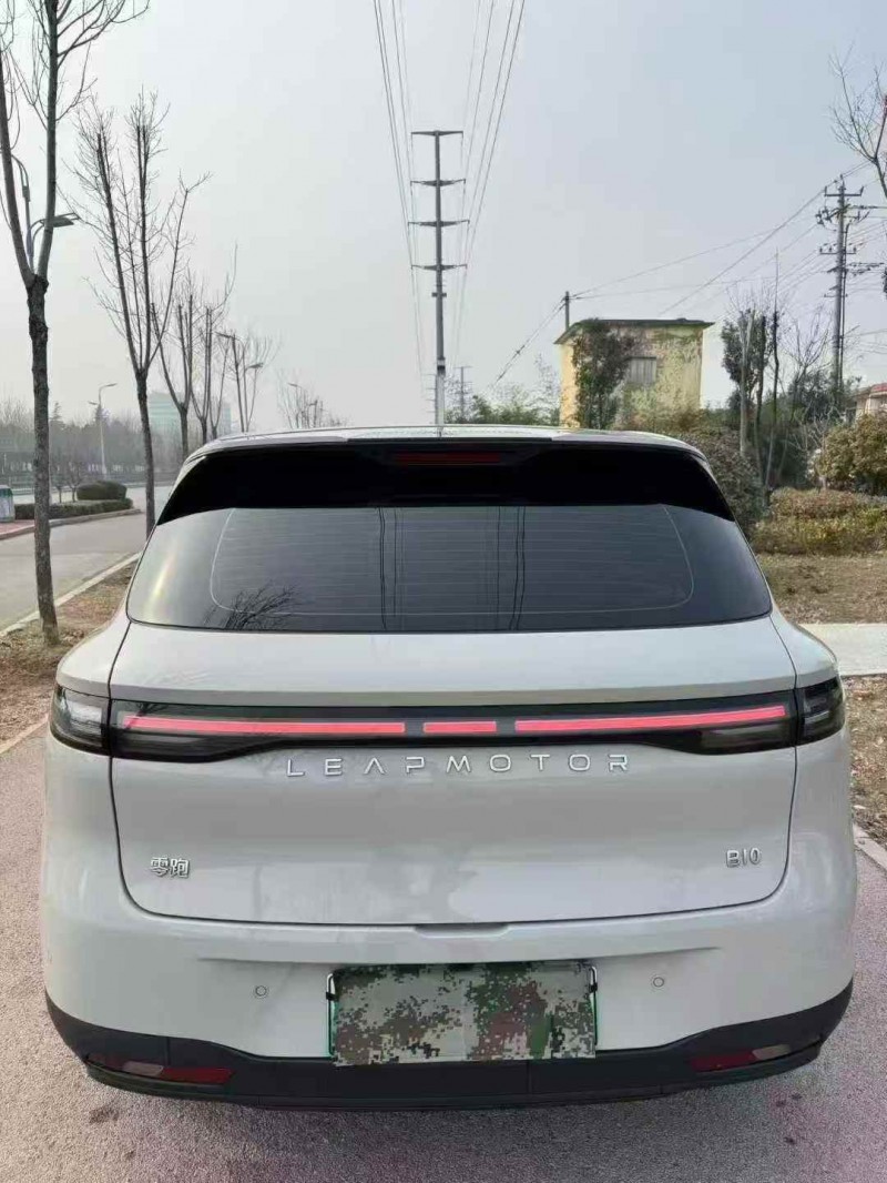 枣庄25年零跑汽车B109