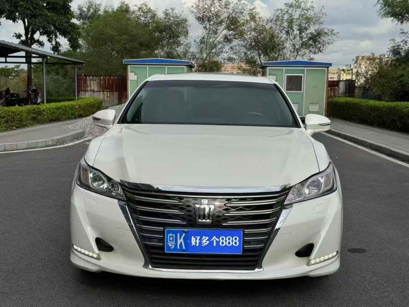 东莞18年丰田皇冠1