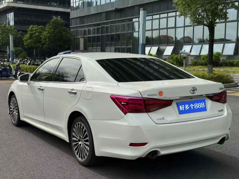 东莞18年丰田皇冠8