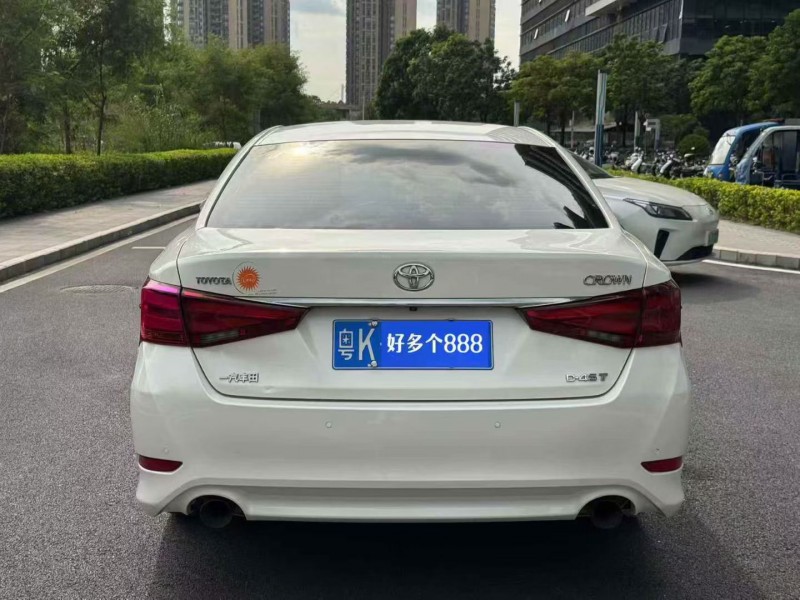 东莞18年丰田皇冠9