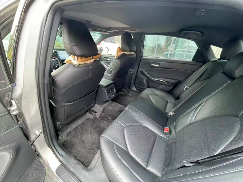 常德22年丰田亚洲龙5