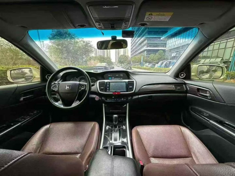 珠海17年本田雅阁4