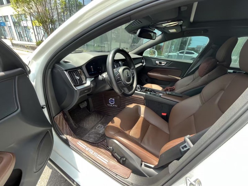 常德23年沃尔沃S60L4