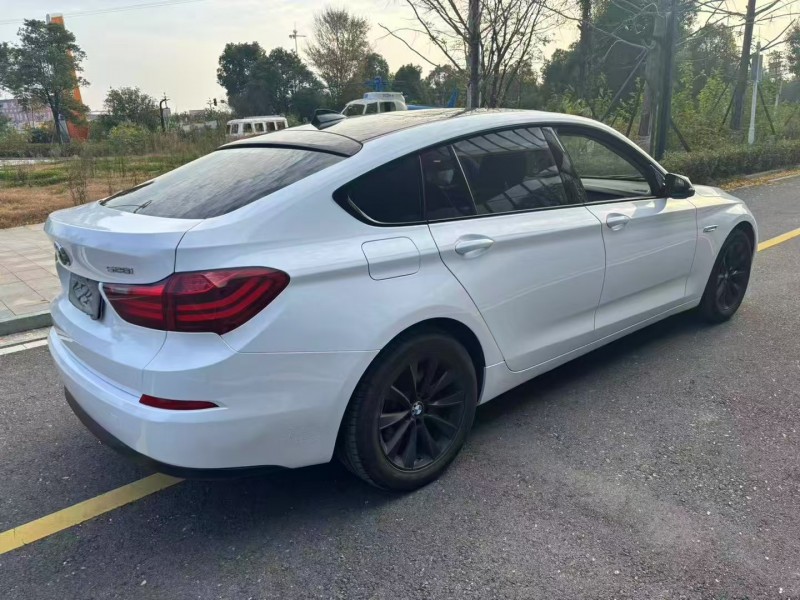 常德16年宝马3系8