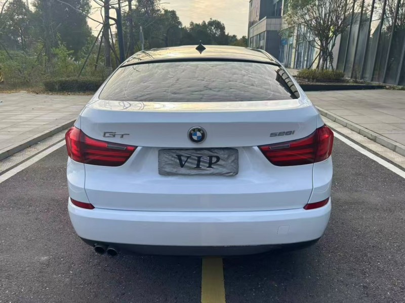 常德16年宝马3系9