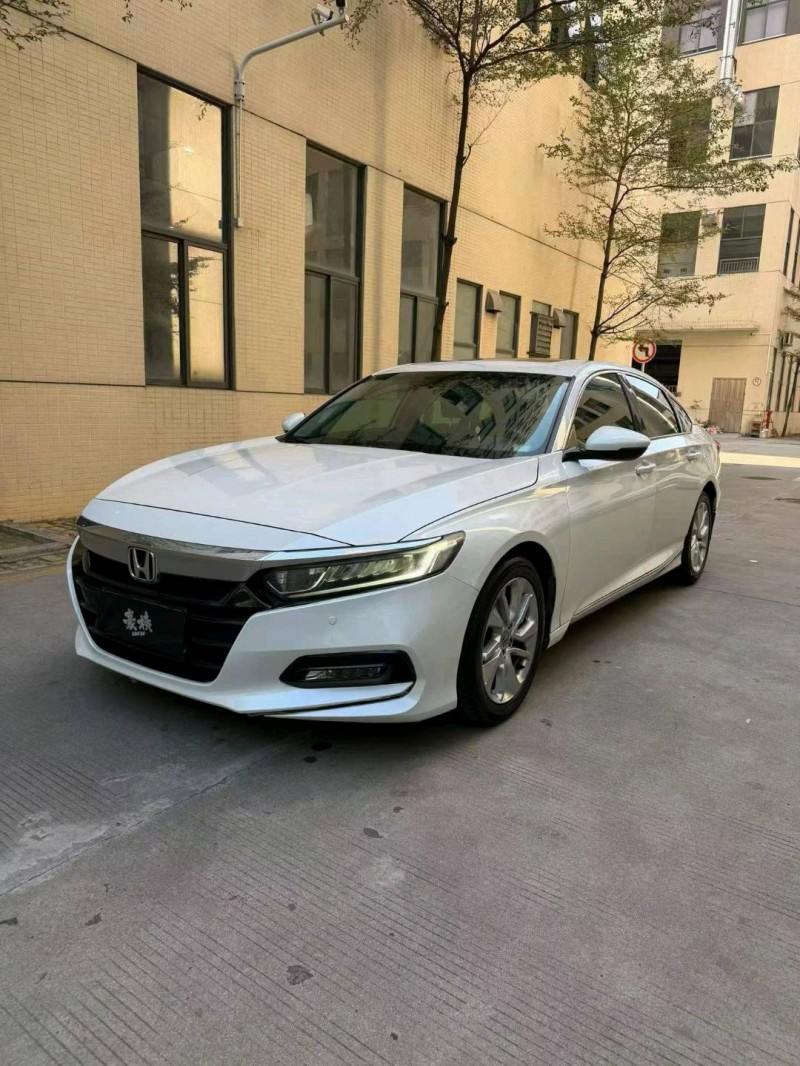 佛山19年本田雅阁3