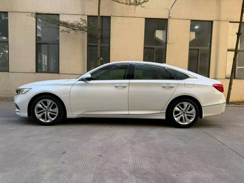 佛山19年本田雅阁6