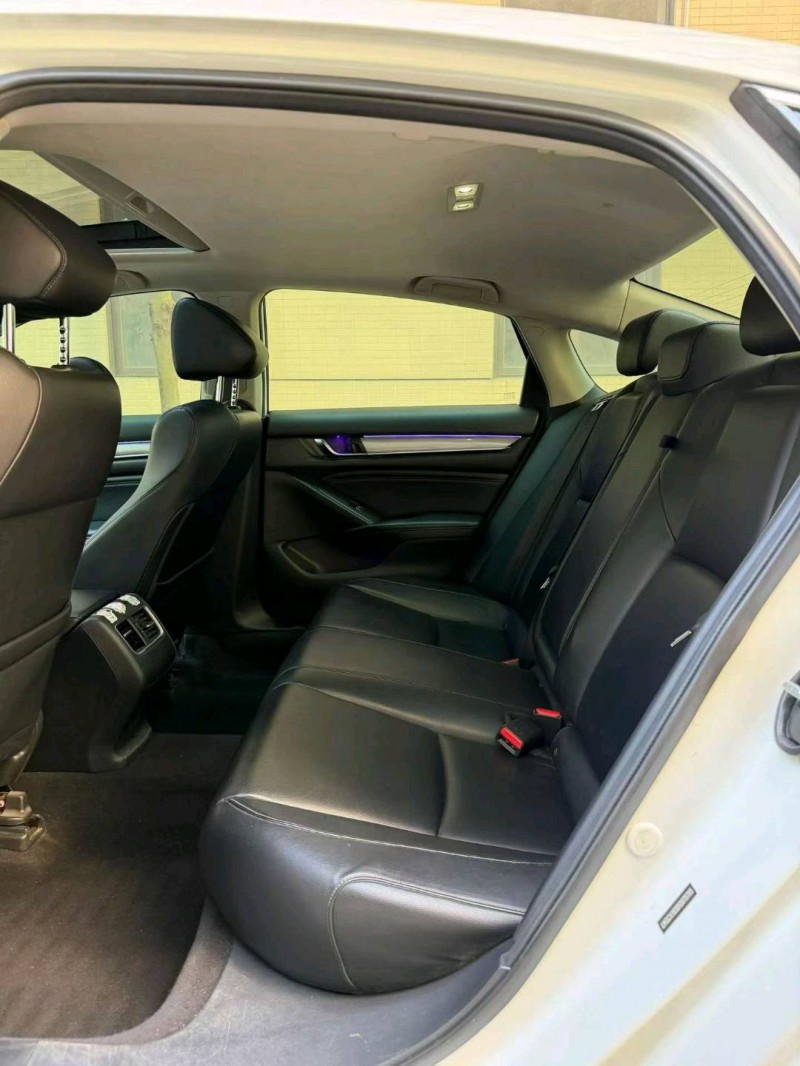 佛山19年本田雅阁9