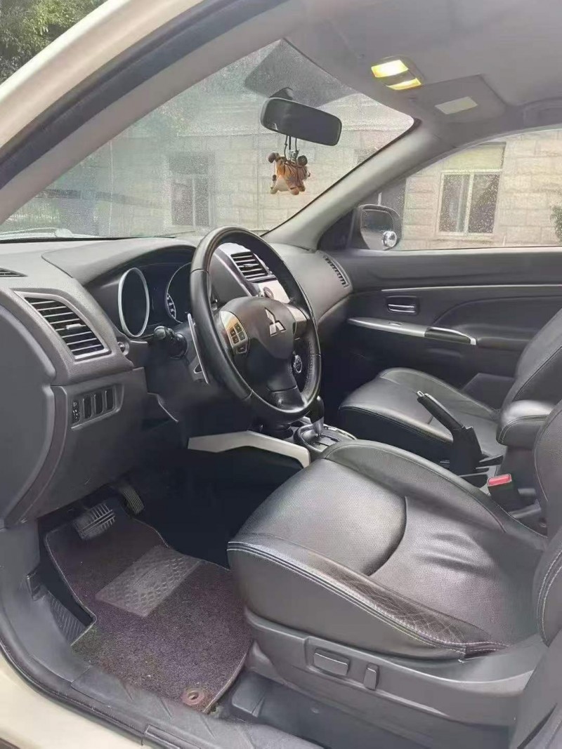 漳州13年三菱劲炫4