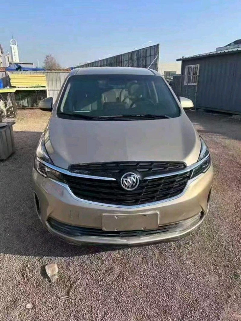 青岛22年别克GL81