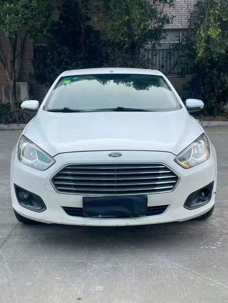 漳州16年福特福睿斯1