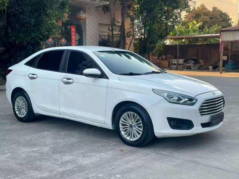 漳州16年福特福睿斯2