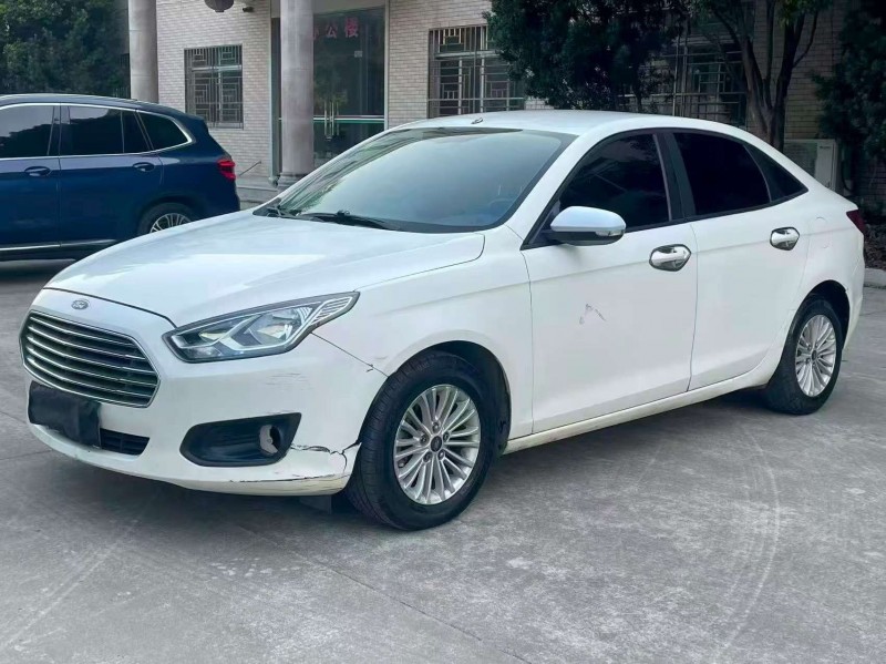 漳州16年福特福睿斯3