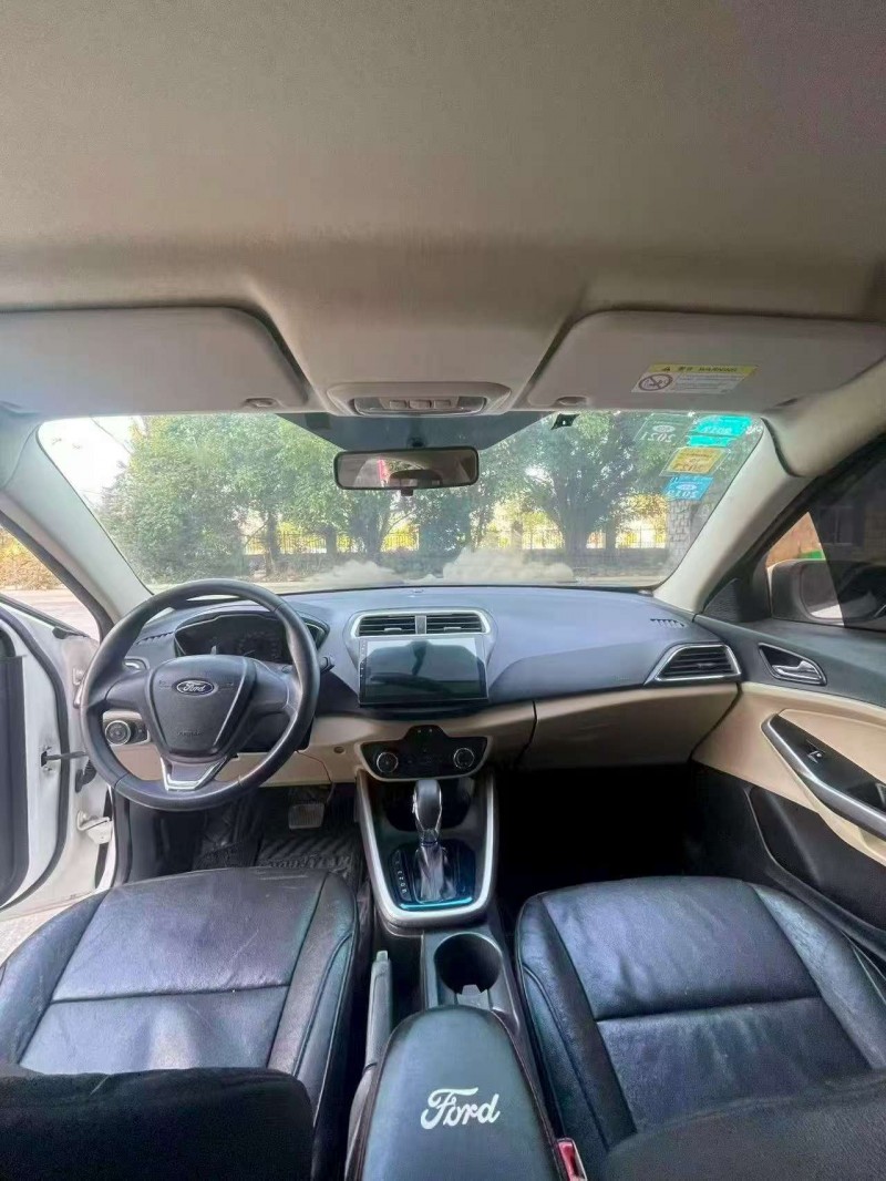 漳州16年福特福睿斯5