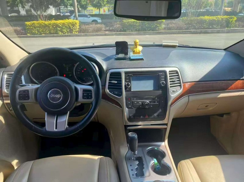 漳州11年Jeep大切诺基5