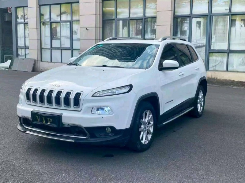 漳州17年Jeep自由光3