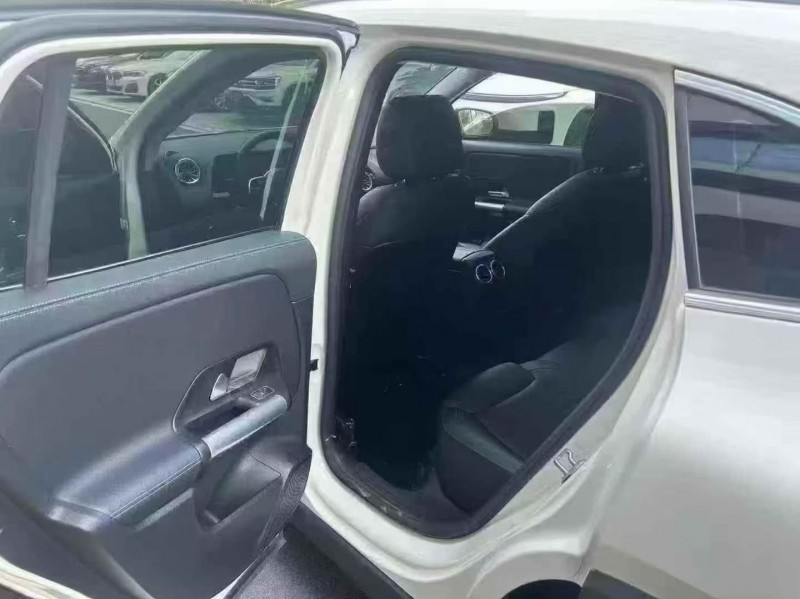 安庆22年奔驰GLA4