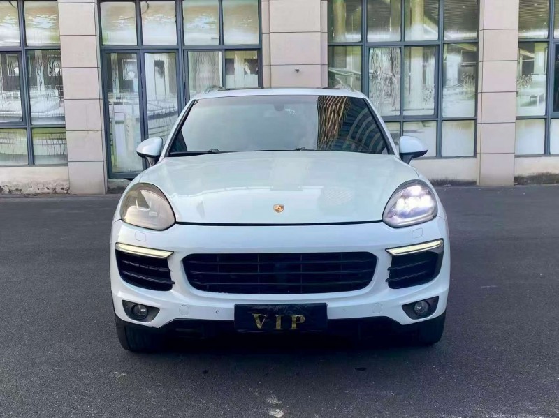 漳州14年保时捷卡宴1