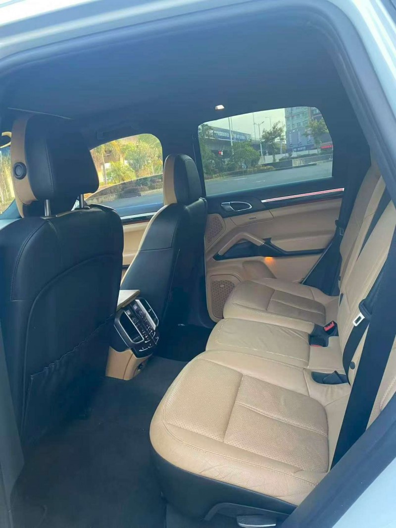 漳州14年保时捷卡宴6