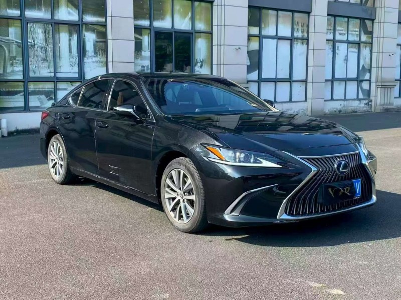 泉州21年雷克萨斯ES2