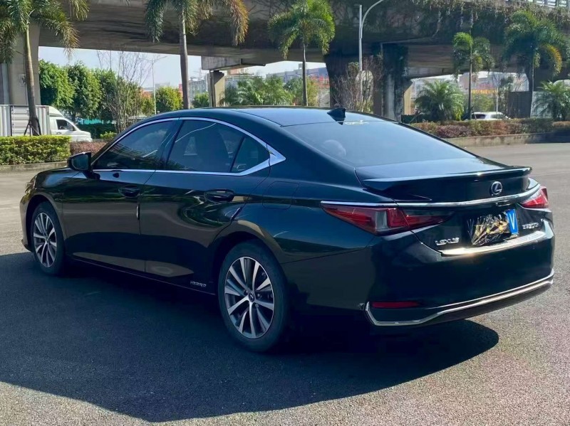 泉州21年雷克萨斯ES8