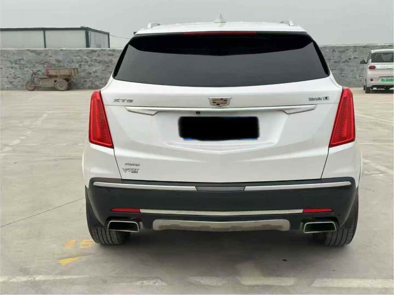 黄石18年凯迪拉克XT58