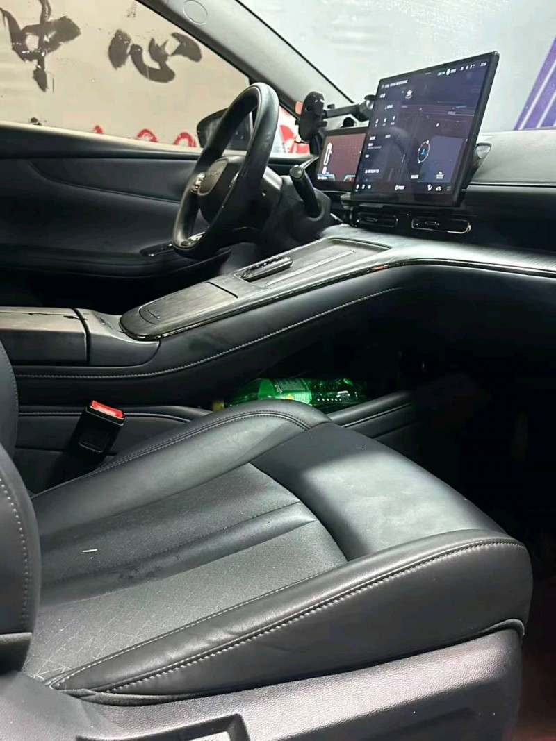 成都24年传祺埃安MAX705