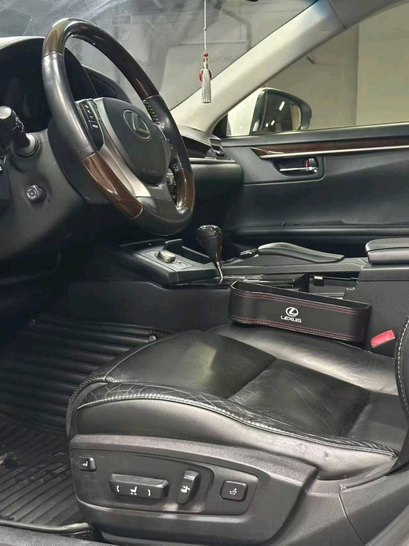 成都15年雷克萨斯ES4