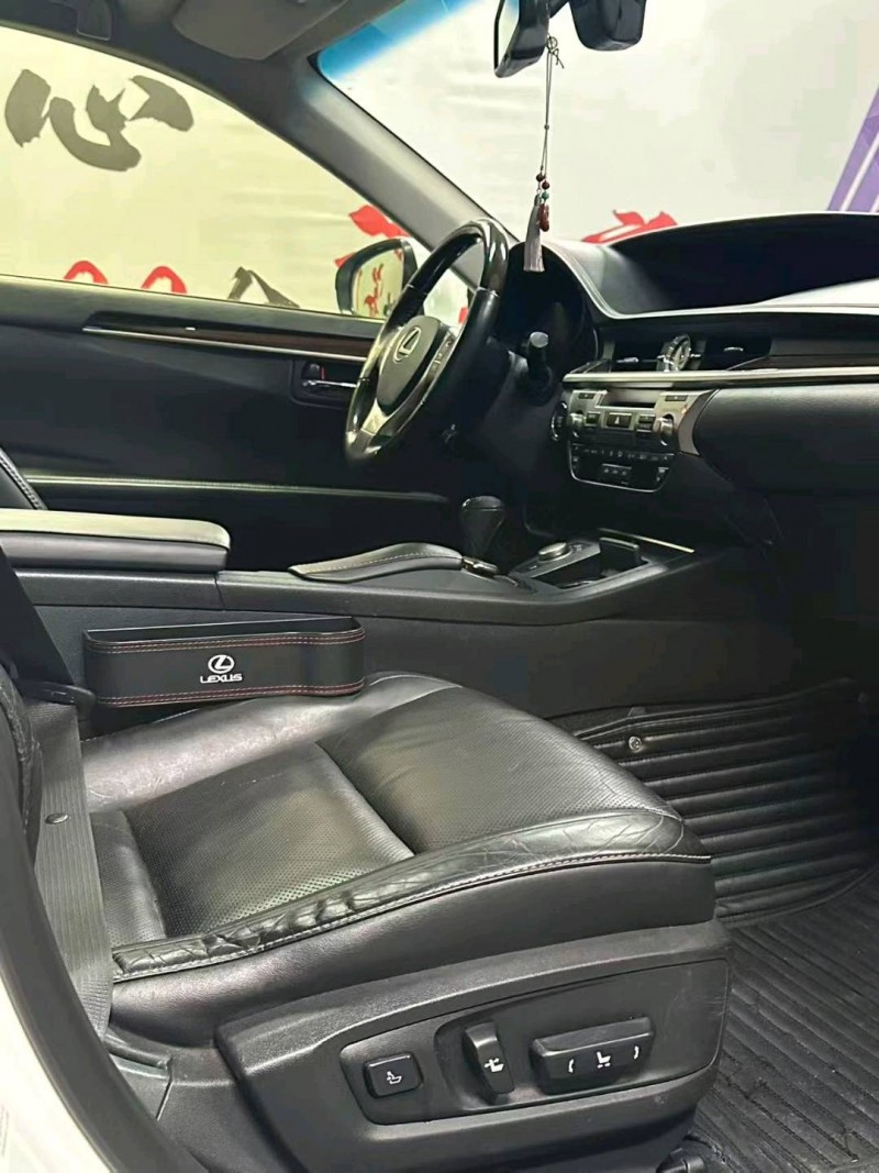 成都15年雷克萨斯ES5