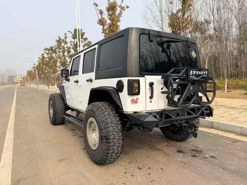 枣庄12年Jeep牧马人9