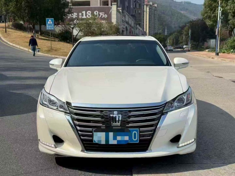 莆田17年丰田皇冠1