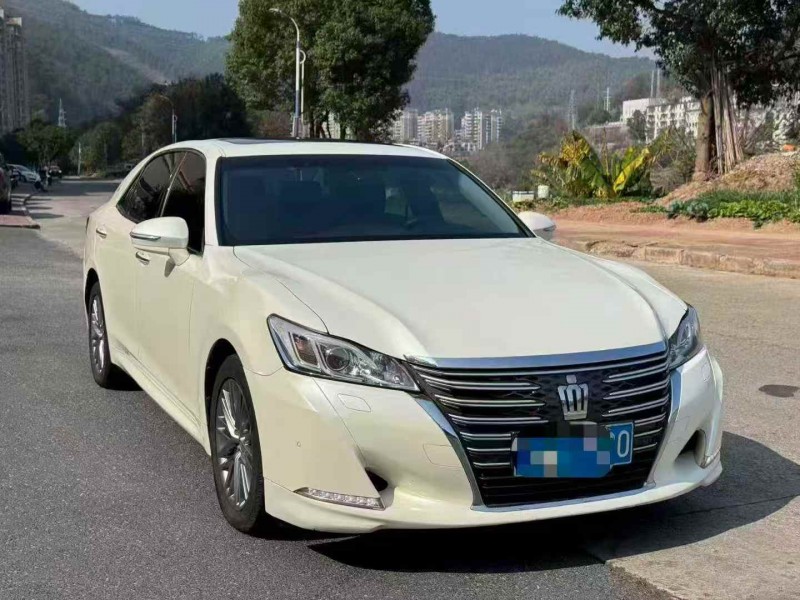 莆田17年丰田皇冠3