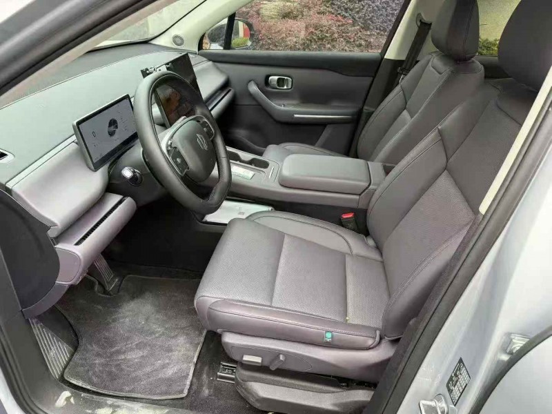 嘉兴25年零跑汽车C165