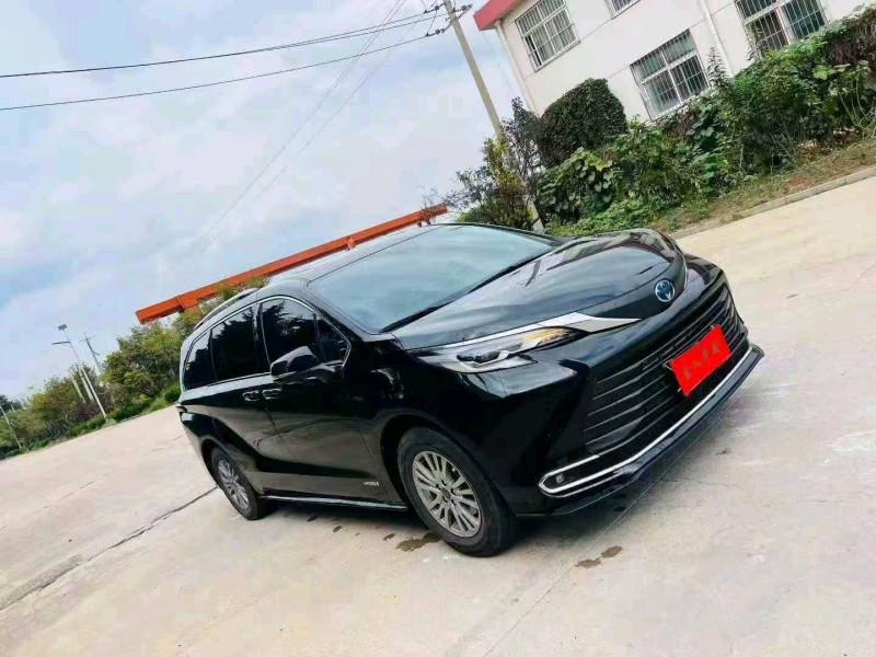 烟台23年丰田塞纳2