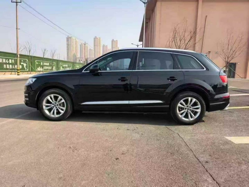 东营17年奥迪Q78